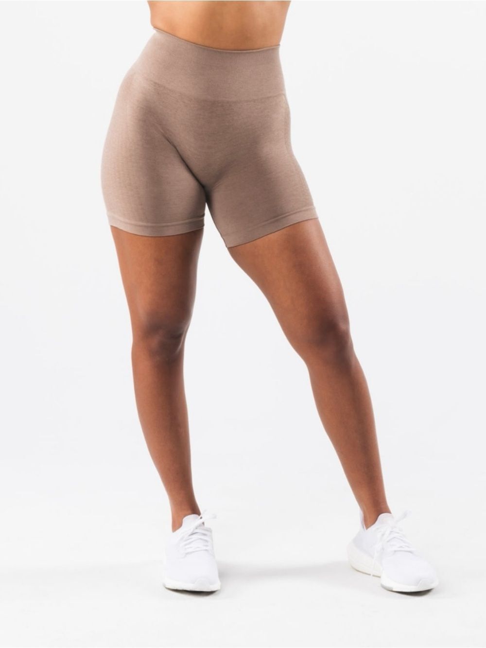 Alphalete Amplify Contour Short 5” High Rise Sand NEW Medium - Picture 6 of 12